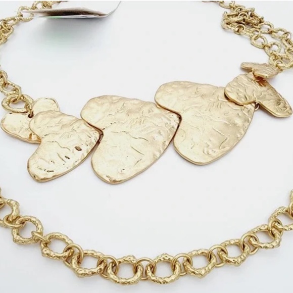 Zara limited eidtion metallic heart belt you cannot miss
| Single piece ? main image 5